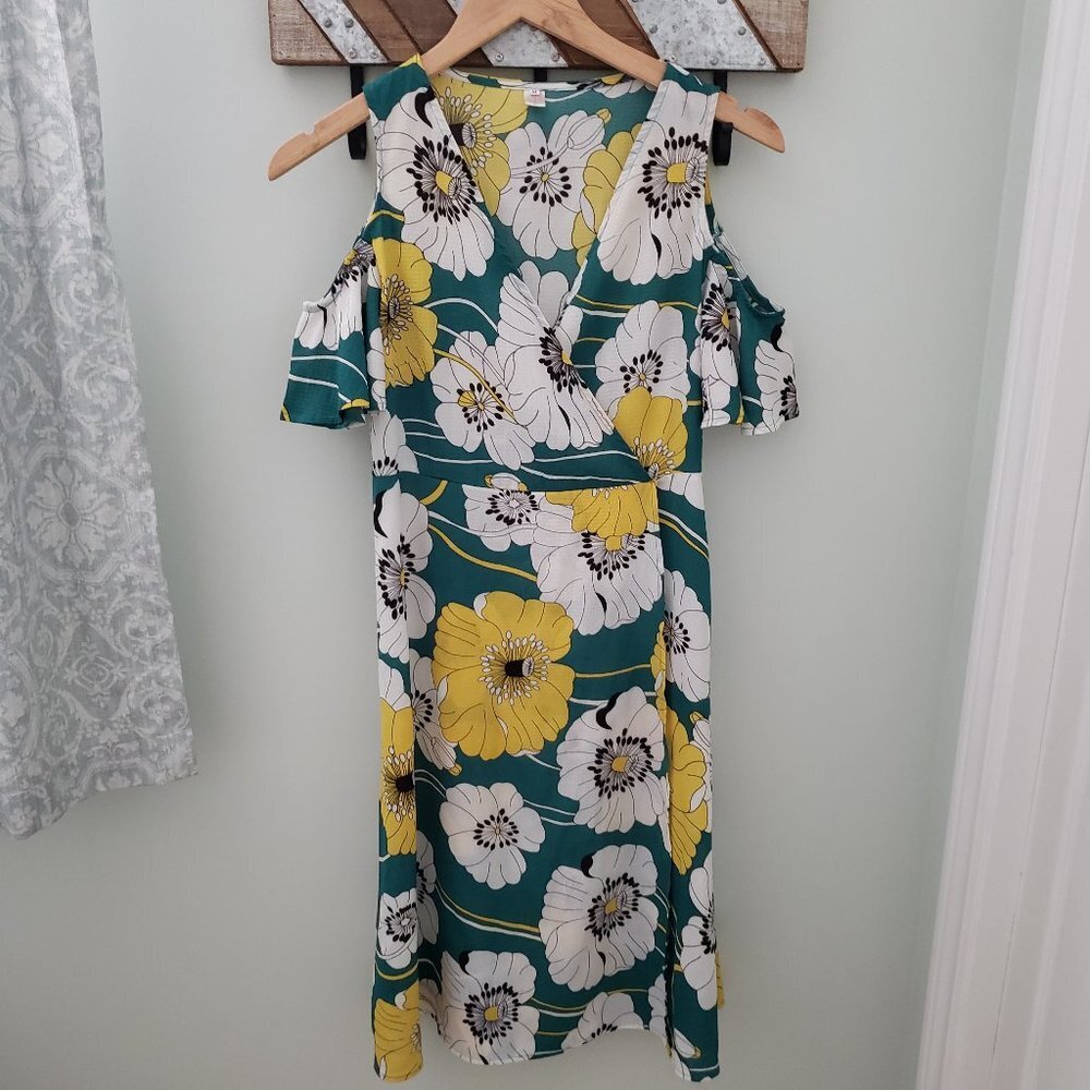 Vintage inspired flowy dress - Picture 2 of 6